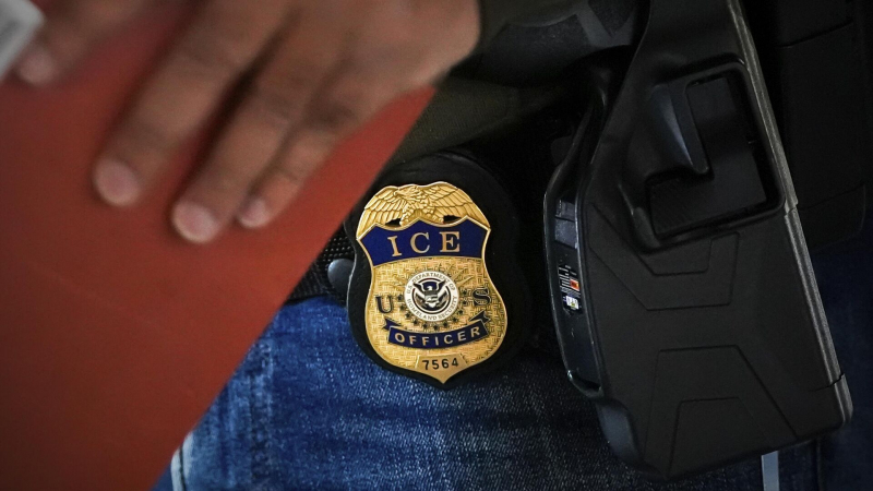 СМИ: латиноамериканец потребовал компенсацию за арест сотрудниками ICE