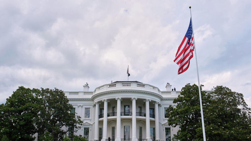 WSJ: в Белом доме признали, что США давят на Украину больше, чем на Россию