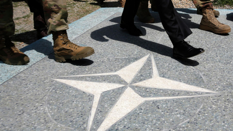 Источник рассказал о темах выступления главы МИД Турции на заседании НАТО
