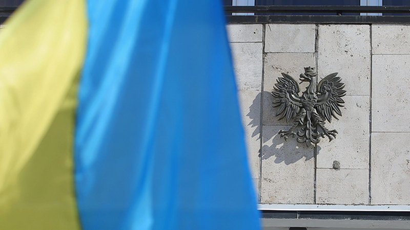 Польша обвинила Россию в повреждении своего посольства в Киеве